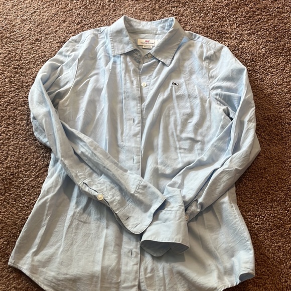 Vineyard vines blue Oxford button up - Picture 2 of 4